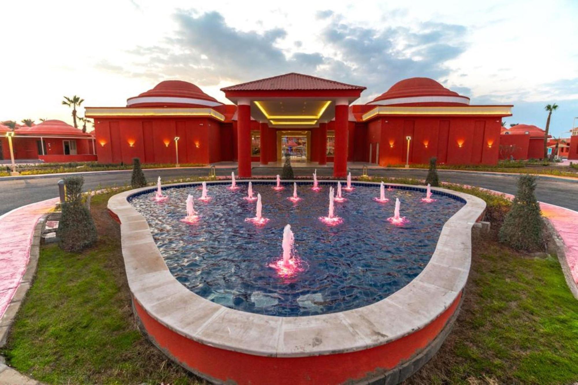 Pickalbatros Laguna Club Resort Sharm El Sheikh Bagian luar foto The entrance of the hotel